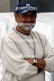 13.06.2003 Montreal, Kanada, CAN, Formel1, Freitag, Pablo Montoya, Portrait - Vater von Juan-Pablo Montoya (CO, BMW WilliamsF1) - Formel 1 Grand Prix (GP) von Kanada 2003 auf dem Circuit Gilles Villeneuve, Ile Notre-Dame, Canada, Quebec, F1 - Weitere Bilder auf www.xpb.cc, eMail: info@xpb.cc - Belegexemplare senden. Abdruck ist honorarpflichtig. c Copyrightnachweis: xpb.cc