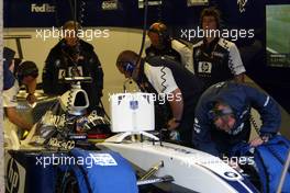14.06.2003 Montreal, Kanada, CAN, Formel1, Samstag, Juan-Pablo Montoya (Juan Pablo, CO, 03), BMW WilliamsF1 Team, in der Box (Pit) - Formel 1 Grand Prix (GP) von Kanada 2003 auf dem Circuit Gilles Villeneuve, Ile Notre-Dame, Canada, Quebec, F1 - Weitere Bilder auf www.xpb.cc, eMail: info@xpb.cc - Belegexemplare senden. Abdruck ist honorarpflichtig. c Copyrightnachweis: xpb.cc