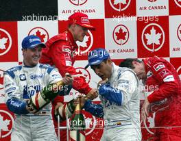 15.06.2003 Montreal, Kanada, CAN, Formel1, Sonntag, Podium, Ralf Schumacher (D, BMW WilliamsF1), Michael Schumacher (D, Ferrari), Juan-Pablo Montoya (CO, BMW WilliamsF1), C. Dyer - Formel 1 Grand Prix (GP) von Kanada 2003 auf dem Circuit Gilles Villeneuve, Ile Notre-Dame, Canada, Quebec, F1 - Weitere Bilder auf www.xpb.cc, eMail: info@xpb.cc - Belegexemplare senden. Abdruck ist honorarpflichtig. c Copyrightnachweis: xpb.cc
