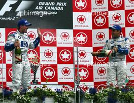 15.06.2003 Montreal, Kanada, CAN, Formel1, Sonntag, Podium, Ralf Schumacher (D, BMW WilliamsF1) und Juan-Pablo Montoya (CO, BMW WilliamsF1) - Formel 1 Grand Prix (GP) von Kanada 2003 auf dem Circuit Gilles Villeneuve, Ile Notre-Dame, Canada, Quebec, F1 - Weitere Bilder auf www.xpb.cc, eMail: info@xpb.cc - Belegexemplare senden. Abdruck ist honorarpflichtig. c Copyrightnachweis: xpb.cc