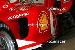 07.02.2003 Maranello, Italien, Ferrari, offizielle Formel1 Präsentation (Launch des F2003GA), Scuderia Ferrari Marlboro, in der neuen Logistik-Halle auf dem Gelände von Ferrari, TECHNIK FEATURE: Seitenkasten - (Februar, Mugello, Italy, Formel 1, F1, 2003)  c Copyright: Photos mit - xpb.cc - kennzeichnen, weitere Bilder auf der Bilddatenbank