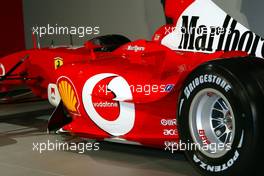 07.02.2003 Maranello, Italien, Ferrari, offizielle Formel1 Präsentation (Launch des F2003GA), Scuderia Ferrari Marlboro, in der neuen Logistik-Halle auf dem Gelände von Ferrari, TECHNIK FEATURE: Seitenkasten - (Februar, Mugello, Italy, Formel 1, F1, 2003)  c Copyright: Photos mit - xpb.cc - kennzeichnen, weitere Bilder auf der Bilddatenbank