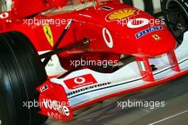 07.02.2003 Maranello, Italien, Ferrari, offizielle Formel1 Präsentation (Launch des F2003GA), Scuderia Ferrari Marlboro, in der neuen Logistik-Halle auf dem Gelände von Ferrari, TECHNIK FEATURE: Frontflügel, Nase - (Februar, Mugello, Italy, Formel 1, F1, 2003)  c Copyright: Photos mit - xpb.cc - kennzeichnen, weitere Bilder auf der Bilddatenbank