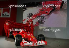07.02.2003 Maranello, Italien, Ferrari, offizielle Formel1 Präsentation (Launch des F2003), Scuderia Ferrari Marlboro, in der neuen Logistik-Halle auf dem Gelände von Ferrari - (Februar, Mugello, Italy, Formel 1, F1, 2003)  c Copyright: Photos mit - xpb.cc - kennzeichnen, weitere Bilder auf der Bilddatenbank