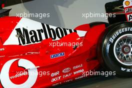 07.02.2003 Maranello, Italien, Ferrari, offizielle Formel1 Präsentation (Launch des F2003GA), Scuderia Ferrari Marlboro, in der neuen Logistik-Halle auf dem Gelände von Ferrari, TECHNIK FEATURE: Seitenkasten, Motorabdeckung - (Februar, Mugello, Italy, Formel 1, F1, 2003)  c Copyright: Photos mit - xpb.cc - kennzeichnen, weitere Bilder auf der Bilddatenbank