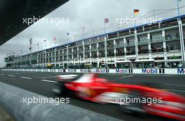 04.07.2003 Magny - Cours, Frankreich, F1, Freitag, Michael Schumacher (D, 01), Scuderia Ferrari Marlboro, F2003-GA, auf der Strecke (Track) - Magny - Cours, Circuit de Nevers, Formel 1 Grand Prix (GP) von Frankreich 2003, France, Nevers - Alle Bilder auf www.xpb.cc, eMail: info@xpb.cc - Abdruck ist honorarpflichtig. c Copyrightnachweis: xpb.cc