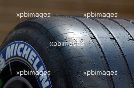 04.07.2003 Magny - Cours, Frankreich, F1, Freitag, Reifen, Regen, Michelin, Feature - Magny - Cours, Circuit de Nevers, Formel 1 Grand Prix (GP) von Frankreich 2003, France, Nevers - Alle Bilder auf www.xpb.cc, eMail: info@xpb.cc - Abdruck ist honorarpflichtig. c Copyrightnachweis: xpb.cc