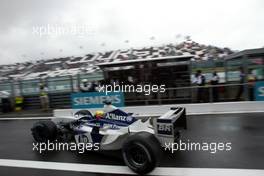04.07.2003 Magny - Cours, Frankreich, F1, Freitag, Ralf Schumacher (D, 04), BMW WilliamsF1 Team, fährt aus der Box (Pit) - Magny - Cours, Circuit de Nevers, Formel 1 Grand Prix (GP) von Frankreich 2003, France, Nevers - Alle Bilder auf www.xpb.cc, eMail: info@xpb.cc - Abdruck ist honorarpflichtig. c Copyrightnachweis: xpb.cc