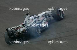 05.07.2003 Magny - Cours, Frankreich, F1, Samstag, David Coulthard (GB, 05), West McLaren Mercedes, MP4-17D, auf der Strecke (Track) mit Dreher - Magny - Cours, Circuit de Nevers, Formel 1 Grand Prix (GP) von Frankreich 2003, France, Nevers - Alle Bilder auf www.xpb.cc, eMail: info@xpb.cc - Abdruck ist honorarpflichtig. c Copyrightnachweis: xpb.cc