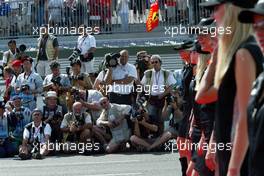 06.07.2003 Magny - Cours, Frankreich, F1, Sonntag, Fahrerparade, Feature - Magny - Cours, Circuit de Nevers, Formel 1 Grand Prix (GP) von Frankreich 2003, France, Nevers - Alle Bilder auf www.xpb.cc, eMail: info@xpb.cc - Abdruck ist honorarpflichtig. c Copyrightnachweis: xpb.cc