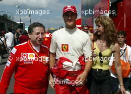 06.07.2003 Magny - Cours, Frankreich, F1, Sonntag, Rennen (Aktion), GP von Frankreich, nach dem Rennen, Jean Todt (Ferrari, Teamchef, General Manager, GES), Portrait und Michael Schumacher (D, Ferrari) - Magny - Cours, Circuit de Nevers, Formel 1 Grand Prix (GP) von Frankreich 2003, France, Nevers - Alle Bilder auf www.xpb.cc, eMail: info@xpb.cc - Abdruck ist honorarpflichtig. c Copyrightnachweis: xpb.cc