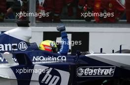 06.07.2003 Magny - Cours, Frankreich, F1, Sonntag, Rennen (Aktion), GP von Frankreich, FINISH, Flagge, Ralf Schumacher (D, 04), BMW WilliamsF1 Team, FW25, auf der Strecke (Track) - Magny - Cours, Circuit de Nevers, Formel 1 Grand Prix (GP) von Frankreich 2003, France, Nevers - Alle Bilder auf www.xpb.cc, eMail: info@xpb.cc - Abdruck ist honorarpflichtig. c Copyrightnachweis: xpb.cc