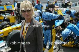 06.07.2003 Magny - Cours, Frankreich, F1, Sonntag, GRID, Supermodel Heidi Klum zu Gast bei renault (Flavio Briatore, (Renault, Teamchef, Managing Director) - Magny - Cours, Circuit de Nevers, Formel 1 Grand Prix (GP) von Frankreich 2003, France, Nevers - Alle Bilder auf www.xpb.cc, eMail: info@xpb.cc - Abdruck ist honorarpflichtig. c Copyrightnachweis: xpb.cc