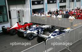 06.07.2003 Magny - Cours, Frankreich, F1, Sonntag, Podium nach dem Rennen zum GP von Frankreich, PARK FERME FEATURE - Magny - Cours, Circuit de Nevers, Formel 1 Grand Prix (GP) von Frankreich 2003, France, Nevers - Alle Bilder auf www.xpb.cc, eMail: info@xpb.cc - Abdruck ist honorarpflichtig. c Copyrightnachweis: xpb.cc