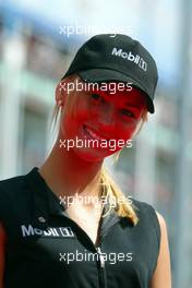06.07.2003 Magny - Cours, Frankreich, F1, Sonntag, Fahrerparade, Grid Girls - Magny - Cours, Circuit de Nevers, Formel 1 Grand Prix (GP) von Frankreich 2003, France, Nevers - Alle Bilder auf www.xpb.cc, eMail: info@xpb.cc - Abdruck ist honorarpflichtig. c Copyrightnachweis: xpb.cc