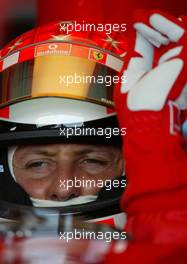 18.07.2003 Silverstone, England, UK - F1, Freitag, Michael Schumacher (D, 01, F2003-GA), Scuderia Ferrari Marlboro, in der Box (Pit) - Silverstone Grand Prix Circuit, Großer Preis von Großbritannien 2003, GP, Formel 1, England, UK, Great Britain, Foster's British Grand Prix - Alle Bilder auf www.xpb.cc, eMail: info@xpb.cc - Abdruck ist honorarpflichtig. c Copyrightnachweis: xpb.cc