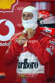 02.08.2003 Mannheim, Deutschland, F1 am Hockenheimring, Michael Schumacher (D, 01, F2003-GA), Scuderia Ferrari Marlboro, in der Box (Pit) - Samstag, Formel 1 Grand Prix (GP), Großer Preis von Deutschland 2003 (Länge 4.574m, Baden Württemberg) - Alle Bilder auf www.xpb.cc, eMail: info@xpb.cc - Abdruck ist honorarpflichtig. c Copyrightnachweis: xpb.cc