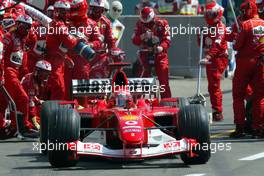 03.08.2003 Hockenheim, Deutschland, F1 am Hockenheimring, Rennen, Boxenstopp von Michael Schumacher (D, 01), Scuderia Ferrari Marlboro, F2003-GA, auf der Strecke (Track) - Sonntag, Formel 1 Grand Prix (GP), Großer Preis von Deutschland 2003 (Länge 4.574m, Baden Württemberg) - Alle Bilder auf www.xpb.cc, eMail: info@xpb.cc - Abdruck ist honorarpflichtig. c Copyrightnachweis: xpb.cc