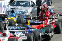 03.08.2003 Hockenheim, Deutschland, F1 am Hockenheimring, Podium, Michael Schumacher (D, Ferrari) - Sonntag, Formel 1 Grand Prix (GP), Großer Preis von Deutschland 2003 (Länge 4.574m, Baden Württemberg) - Alle Bilder auf www.xpb.cc, eMail: info@xpb.cc - Abdruck ist honorarpflichtig. c Copyrightnachweis: xpb.cc