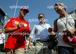 03.08.2003 Hockenheim, Deutschland, F1 am Hockenheimring, Michael Schumacher (D, 01), Scuderia Ferrari Marlboro, Portrait im Paddock Bereich - Sonntag, Formel 1 Grand Prix (GP), Großer Preis von Deutschland 2003 (Länge 4.574m, Baden Württemberg) - Alle Bilder auf www.xpb.cc, eMail: info@xpb.cc - Abdruck ist honorarpflichtig. c Copyrightnachweis: xpb.cc