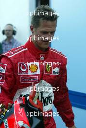 23.08.2003 Budapest, Ungarn, F1 in Budapest, Samstag, Michael Schumacher (D, 01), Scuderia Ferrari Marlboro, Portrait, verärgert nach dem Qualyfying - Formel 1 Grand Prix (GP) von Ungarn 2003 (Hungaroring, Budapest) - Weitere Bilder auf www.xpb.cc, eMail: info@xpb.cc - Belegexemplare senden. Abdruck ist honorarpflichtig. c Copyrightnachweis: xpb.cc