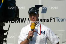 18.04.2003 Imola, San Marino, SM, Formel1, Freitag, Ralf Schumacher (D, BMW WilliamsF1) beim RTL Interview - (Imola, Autodromo Enzo e Dino Ferrari, 4,933 km - Grand Prix of San Marino 2003, Formel 1, F1)  - Weitere Bilder auf www.xpb.cc, eMail: info@xpb.cc - Belegexemplare senden. Abdruck ist honorarpflichtig. c Copyrightnachweis: xpb.cc