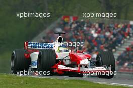 19.04.2003 Imola, San Marino, SM, Formel1, Samstag, Qualifying, Cristiano da Matta (BR, 21), Panasonic Toyota Racing, TF103, auf der Strecke (Track) - (Imola, Autodromo Enzo e Dino Ferrari, 4,933 km - Grand Prix of San Marino 2003, Formel 1, F1)  - Weitere Bilder auf www.xpb.cc, eMail: info@xpb.cc - Belegexemplare senden. Abdruck ist honorarpflichtig. c Copyrightnachweis: xpb.cc