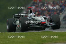 19.04.2003 Imola, San Marino, SM, Formel1, Samstag, Qualifying, David Coulthard (GB, 05), West McLaren Mercedes, MP4-17D, auf der Strecke (Track) - (Imola, Autodromo Enzo e Dino Ferrari, 4,933 km - Grand Prix of San Marino 2003, Formel 1, F1)  - Weitere Bilder auf www.xpb.cc, eMail: info@xpb.cc - Belegexemplare senden. Abdruck ist honorarpflichtig. c Copyrightnachweis: xpb.cc