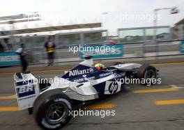 19.04.2003 Imola, San Marino, SM, Formel1, Samstag, Ralf Schumacher (D, 04), BMW WilliamsF1 Team, fährt aus der Box (Pit) - (Imola, Autodromo Enzo e Dino Ferrari, 4,933 km - Grand Prix of San Marino 2003, Formel 1, F1)  - Weitere Bilder auf www.xpb.cc, eMail: info@xpb.cc - Belegexemplare senden. Abdruck ist honorarpflichtig. c Copyrightnachweis: xpb.cc