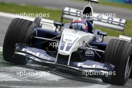 20.04.2003 Imola, San Marino, SM, Formel1, Sonntag (Ostern), Rennen, Juan-Pablo Montoya (Juan Pablo, CO, 03), BMW WilliamsF1 Team, FW25, auf der Strecke (Track) - (Imola, Autodromo Enzo e Dino Ferrari, 4,933 km - Grand Prix of San Marino 2003, Formel 1, F1)  - Weitere Bilder auf www.xpb.cc, eMail: info@xpb.cc - Belegexemplare senden. Abdruck ist honorarpflichtig. c Copyrightnachweis: xpb.cc