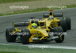 20.04.2003 Imola, San Marino, SM, Formel1, Sonntag (Ostern), Rennen, Ralph Fireman (GB, 12), Jordan Ford, EJ13, auf der Strecke (Track), Giancarlo Fisichella (I, Jordan Ford) - (Imola, Autodromo Enzo e Dino Ferrari, 4,933 km - Grand Prix of San Marino 2003, Formel 1, F1)  - Weitere Bilder auf www.xpb.cc, eMail: info@xpb.cc - Belegexemplare senden. Abdruck ist honorarpflichtig. c Copyrightnachweis: xpb.cc