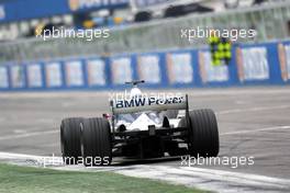 20.04.2003 Imola, San Marino, SM, Formel1, Sonntag (Ostern), Rennen, Juan-Pablo Montoya (Juan Pablo, CO, 03), BMW WilliamsF1 Team, FW25, auf der Strecke (Track) - (Imola, Autodromo Enzo e Dino Ferrari, 4,933 km - Grand Prix of San Marino 2003, Formel 1, F1)  - Weitere Bilder auf www.xpb.cc, eMail: info@xpb.cc - Belegexemplare senden. Abdruck ist honorarpflichtig. c Copyrightnachweis: xpb.cc