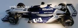 17.04.2003 Imola, San Marino, SM, Formel1, Donnerstag, neuer Sponsor auf dem BMW.WilliamsF1 Wagen - NiQuitin CQ - Feature, ein MODELL AUTO im Paddock Club - (Imola, Autodromo Enzo e Dino Ferrari, 4,933 km - Grand Prix of San Marino 2003, Formel 1, F1)  - Weitere Bilder auf www.xpb.cc, eMail: info@xpb.cc - Belegexemplare senden. Abdruck ist honorarpflichtig. c Copyrightnachweis: xpb.cc