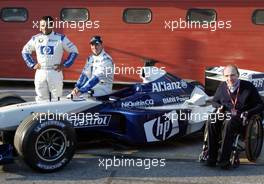 17.04.2003 Imola, San Marino, SM, Formel1, Donnerstag, neuer Sponsor auf dem BMW.WilliamsF1 Wagen - NiQuitin CQ - Juan-Pablo Montoya (CO, BMW WilliamsF1), Frank Williams, Sir (WilliamsF1, Teamchef, Managing Director & Team Principal), Ralf Schumacher (D, BMW WilliamsF1) - (Imola, Autodromo Enzo e Dino Ferrari, 4,933 km - Grand Prix of San Marino 2003, Formel 1, F1)  - Weitere Bilder auf www.xpb.cc, eMail: info@xpb.cc - Belegexemplare senden. Abdruck ist honorarpflichtig. c Copyrightnachweis: xpb.cc