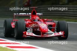 12.09.2003 Monza, Italien, F1 in Monza, Freitag, Michael Schumacher (D, 01), Scuderia Ferrari Marlboro, F2003-GA, auf der Strecke (Track) - Formel 1 Grand Prix (GP) von Italien 2003 (Autodromo Nazionale Monza, Italy) - Weitere Bilder auf www.xpb.cc, eMail: info@xpb.cc - Belegexemplare senden. Abdruck ist honorarpflichtig. c Copyrightnachweis: xpb.cc