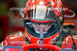 12.09.2003 Monza, Italien, F1 in Monza, Freitag, Michael Schumacher (D, 01, F2003-GA), Scuderia Ferrari Marlboro, in der Box (Pit) - Formel 1 Grand Prix (GP) von Italien 2003 (Autodromo Nazionale Monza, Italy) - Weitere Bilder auf www.xpb.cc, eMail: info@xpb.cc - Belegexemplare senden. Abdruck ist honorarpflichtig. c Copyrightnachweis: xpb.cc