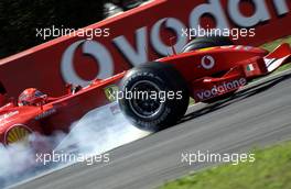 14.09.2003 Monza, Italien, F1 in Monza, Sonntag, Rennen, Michael Schumacher (D, 01), Scuderia Ferrari Marlboro, F2003-GA, auf der Strecke (Track) - Formel 1 Grand Prix (GP) von Italien 2003 (Autodromo Nazionale Monza, Italy) - Weitere Bilder auf www.xpb.cc, eMail: info@xpb.cc - Belegexemplare senden. Abdruck ist honorarpflichtig. c Copyrightnachweis: photo4 / xpb.cc - LEGAL NOTICE: THIS PICTURE IS NOT FOR ITALY PRINT USE, KEINE PRINT BILDNUTZUNG IN ITALIEN!