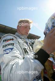 14.09.2003 Monza, Italien, F1 in Monza, Sonntag, Grid, Kimi Raikkonen, (Räikkönen, FIN, 06), West McLaren Mercedes, Portrait - Formel 1 Grand Prix (GP) von Italien 2003 (Autodromo Nazionale Monza, Italy) - Weitere Bilder auf www.xpb.cc, eMail: info@xpb.cc - Belegexemplare senden. Abdruck ist honorarpflichtig. c Copyrightnachweis: xpb.cc