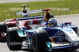 14.09.2003 Monza, Italien, F1 in Monza, Sonntag, Rennen, Nick Heidfeld (D, 09), Sauber Petronas, C22, auf der Strecke (Track) vor Cristiano da Matta (BR, Toyota Racing) - Formel 1 Grand Prix (GP) von Italien 2003 (Autodromo Nazionale Monza, Italy) - Weitere Bilder auf www.xpb.cc, eMail: info@xpb.cc - Belegexemplare senden. Abdruck ist honorarpflichtig. c Copyrightnachweis: xpb.cc