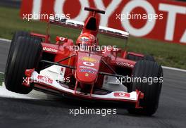 14.09.2003 Monza, Italien, F1 in Monza, Sonntag, Rennen, Michael Schumacher (D, 01), Scuderia Ferrari Marlboro, F2003-GA, auf der Strecke (Track), Formel 1 Grand Prix (GP) von Italien 2003 (Autodromo Nazionale Monza, Italy) - Weitere Bilder auf www.xpb.cc, eMail: info@xpb.cc - Belegexemplare senden. Abdruck ist honorarpflichtig. c Copyrightnachweis: photo4 / xpb.cc - LEGAL NOTICE: THIS PICTURE IS NOT FOR ITALY PRINT USE, KEINE PRINT BILDNUTZUNG IN ITALIEN!