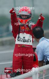 12.10.2003 Suzuka, Japan, F1 in Japan, Sonntag, Park Ferme, Michael Schumacher (D, Ferrari) - Formel 1 Grand Prix (GP) von Japan 2003 (Suzuka Race Circuit) - Weitere Bilder auf www.xpb.cc, eMail: info@xpb.cc - Belegexemplare senden. Abdruck ist honorarpflichtig. c Copyrightnachweis: xpb.cc