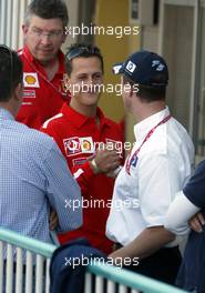 09.10.2003 Suzuka, Japan, F1 in Japan, Donnerstag, Michael Schumacher (D, Ferrari) und Ralf Schumacher (D, BMW WilliamsF1) - Formel 1 Grand Prix (GP) von Japan 2003 (Suzuka Race Circuit) - Weitere Bilder auf www.xpb.cc, eMail: info@xpb.cc - Belegexemplare senden. Abdruck ist honorarpflichtig. c Copyrightnachweis: xpb.cc