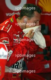 31.05.2003 Monte Carlo, Monaco, F1 in Monaco, Samstag, Michael Schumacher (D, 01, F2003-GA), Scuderia Ferrari Marlboro, in der Box (Pit) - 61ter Formel 1 Grand Prix (GP) von Monaco 2003, Monte Carlo, Fürstentum Monaco - Weitere Bilder auf www.xpb.cc, eMail: info@xpb.cc - Belegexemplare senden. Abdruck ist honorarpflichtig. c Copyrightnachweis: xpb.cc