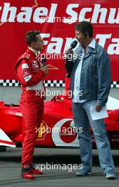 07.09.2003 Nürburg, Deutschland, Michael Schumacher Fan-Tag am Nürburgring, Sonntag, MS und Heiko Wasser im Interview - Formel 1, 2003, Nuerburg, Germany - Weitere Bilder auf www.xpb.cc, eMail: info@xpb.cc - Abdruck ist honorarpflichtig. c Copyrightnachweis: xpb.cc