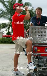 23.03.2003 Sepang, Malaysia, KUL, Formel1, Sonntag, Michael Schumacher (D, 01), Scuderia Ferrari Marlboro, Portrait - Sepang International Circuit, (GP in Malaysia 2003, Kuala Lumpur, Formel 1, F1)  c Copyright: Photos mit - xpb.cc - kennzeichnen, weitere Bilder auf www.xpb.cc, eMail: info@xpb.cc - Belegexemplare senden.