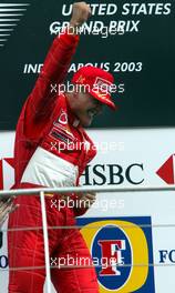 28.09.2003 Indianapolis, USA, F1 in Indy (USA), Sonntag, Podium, Michael Schumacher (D, Ferrari) - 2003 United States Grand Prix (Indianapolis Motor Speedway, USGP, Formel 1, Brickyard) - Weitere Bilder auf www.xpb.cc, eMail: info@xpb.cc - Belegexemplare senden. Abdruck ist honorarpflichtig. c Copyrightnachweis: xpb.cc