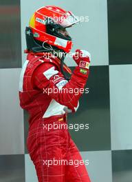 28.09.2003 Indianapolis, USA, F1 in Indy (USA), Sonntag, Park Ferme, Michael Schumacher (D, Ferrari) - 2003 United States Grand Prix (Indianapolis Motor Speedway, USGP, Formel 1, Brickyard) - Weitere Bilder auf www.xpb.cc, eMail: info@xpb.cc - Belegexemplare senden. Abdruck ist honorarpflichtig. c Copyrightnachweis: xpb.cc