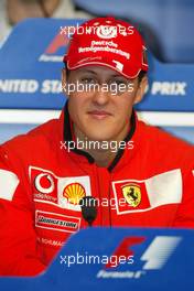 25.09.2003 Indianapolis, USA, F1 in Indy (USA), Donnerstag, FIA Pressekonferenz, Michael Schumacher (D, Ferrari) Portrait  - 2003 United States Grand Prix (Indianapolis Motor Speedway, USGP, Formel 1, Brickyard) - Weitere Bilder auf www.xpb.cc, eMail: info@xpb.cc - Belegexemplare senden. Abdruck ist honorarpflichtig. c Copyrightnachweis: xpb.cc