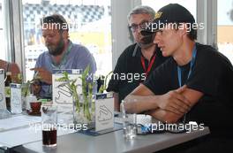 07.06.2003 Klettwitz, Deutschland, Drivers meet the press. René Rast (GER), KUG / DEWALT Racing - Formel BMW ADAC Meisterschaft 2003 in Klettwitz, EuroSpeedway Lausitz, Lausitzring (Formel BMW ADAC Meisterschaft)  - Weitere Bilder auf www.xpb.cc, eMail: info@xpb.cc - Belegexemplare senden. c Copyright: Kennzeichnung mit: Miltenburg / xpb.cc