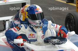 25.05.2003 Nürburg, Deutschland, Sebastian Vettel (GER), Eifelland Racing (2nd), getting out of his car - Formel BMW ADAC Meisterschaft 2003 in Nürburg, Grand-Prix-Kurs des Nürburgring (Formel BMW ADAC Meisterschaft)  - Weitere Bilder auf www.xpb.cc, eMail: info@xpb.cc - Belegexemplare senden. c Copyright: Kennzeichnung mit: Miltenburg / xpb.cc